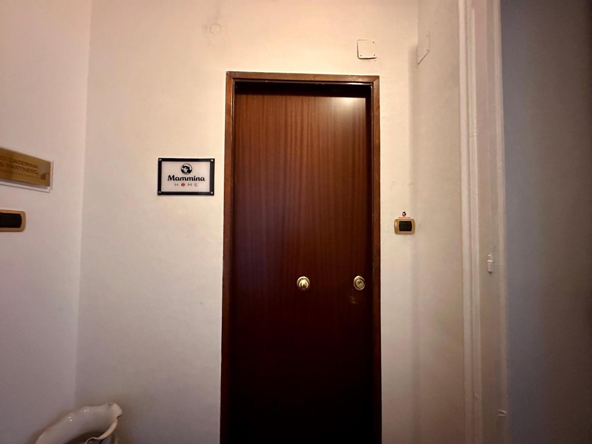 Mammina Home نابولي المظهر الخارجي الصورة