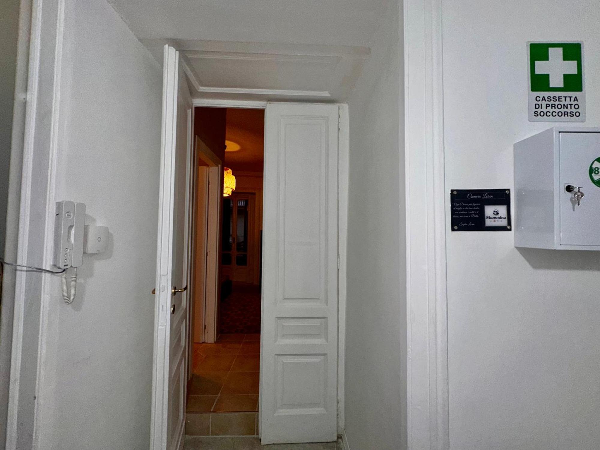 Mammina Home نابولي المظهر الخارجي الصورة